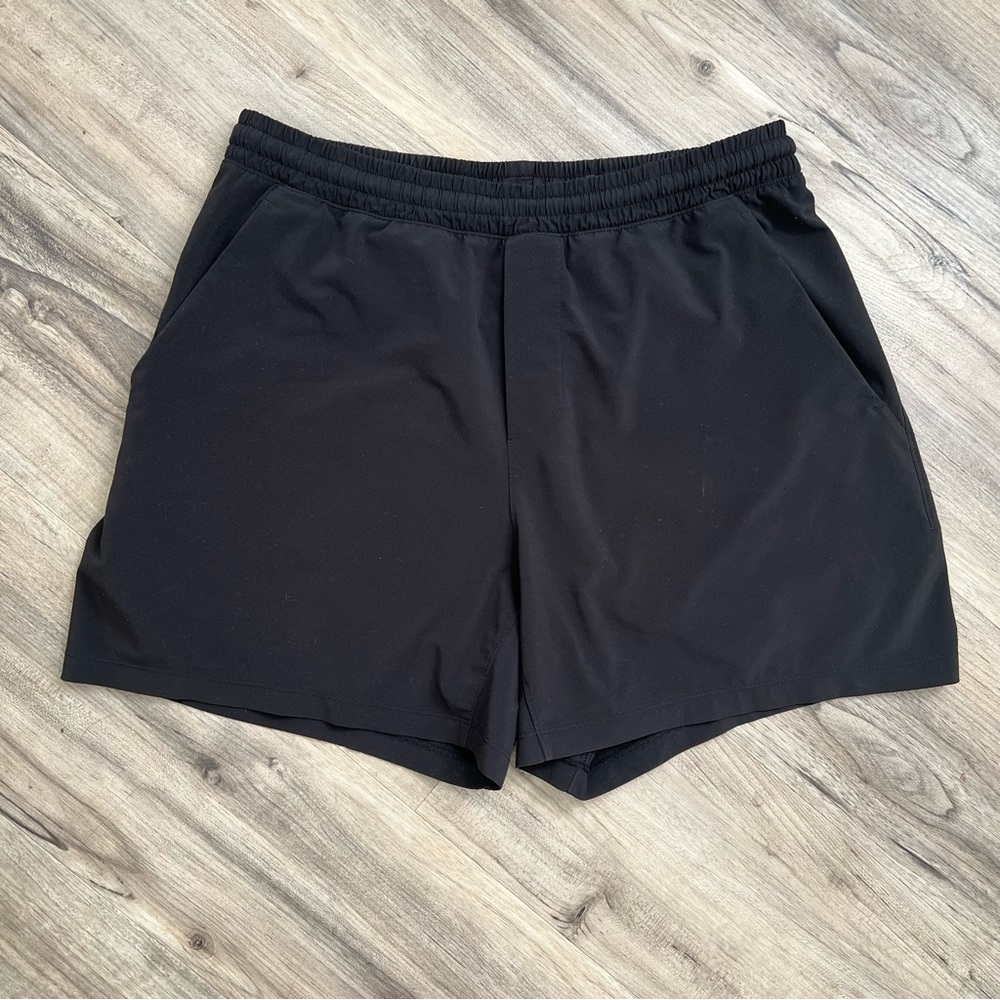 Lululemon Pace breaker short black men’s large